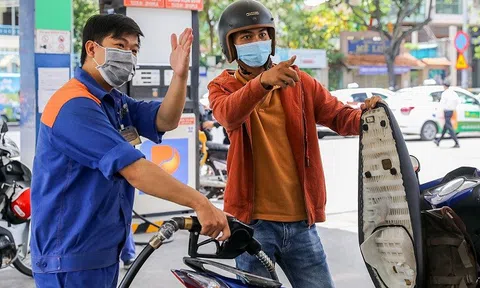 Giá xăng giảm hơn 3.000 đồng/lít