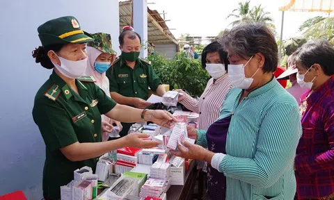 Đồng bào các dân tộc khu vực biên giới biển tỉnh Cà Mau - chỗ dựa vững chắc của Bộ đội Biên phòng