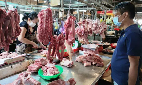 Giá thịt lợn tăng cao: Tìm phương án bình ổn giá, tăng cường nguồn cung