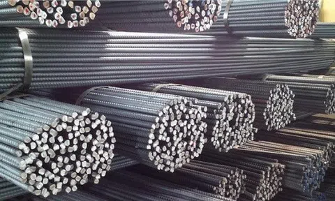 Giá thép xây dựng trong nước giảm lần thứ 10