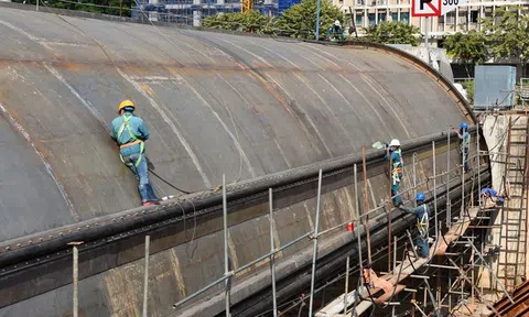 Dự án chống ngập do triều ở TP.HCM: Hàng nghìn tỷ đồng thiết bị nằm phơi mưa nắng