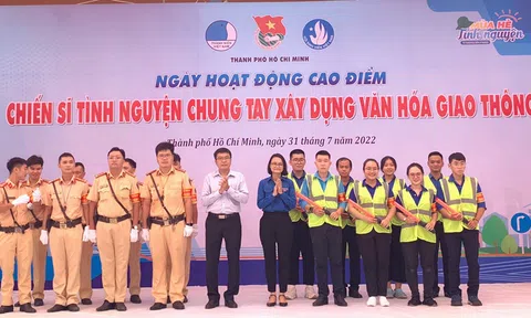 Thành đoàn TP.HCM: Phát động "Ngày hoạt động cao điểm "Chiến sĩ tình nguyện chung tay xây dựng văn hóa giao thông"