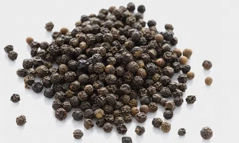 Giá tiêu hôm nay 1/8: Tiêu trong nước tăng giá nhẹ ở một vài địa phương