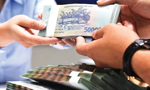 Bắt đầu từ hôm nay, rút tiền gửi tiết kiệm trước hạn vẫn được hưởng lãi cao