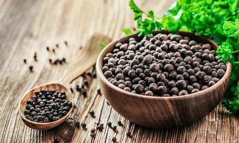 Giá tiêu hôm nay 15/8: Thị trường bấp bênh, tiêu giảm 1.000 đồng/kg