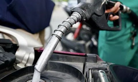 Giá xăng dầu ngày mai tiếp tục giảm?