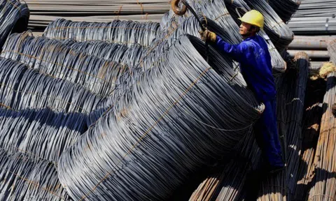 Giá thép trong nước tiếp tục tăng