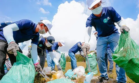 Nestlé Việt Nam tham gia làm sạch bãi biển góp phần giảm thiểu rác thải đại dương