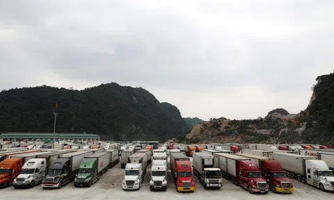 Lập đoàn kiểm tra việc tạm nhập, tái xuất hàng hóa qua biên giới phía Bắc