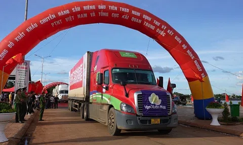 2 container sầu riêng đầu tiên thông quan thành công sang Trung Quốc