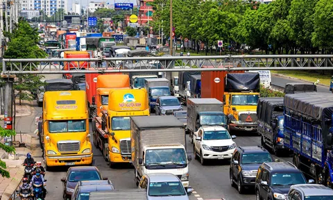 Từ 1/10, giảm đến 50% một số loại phí kinh doanh vận tải