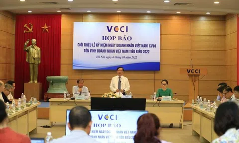 Tôn vinh doanh nhân Việt Nam tiêu biểu 2022: Coi trọng đạo đức văn hoá doanh nghiệp