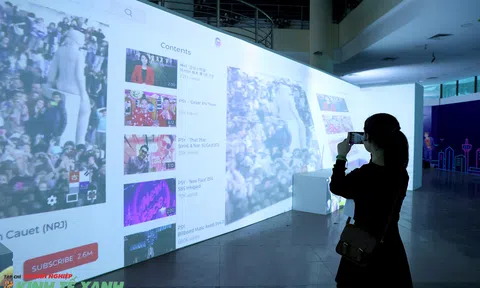 Triển lãm K-Pop Here Now diễn ra tại Hà Nội