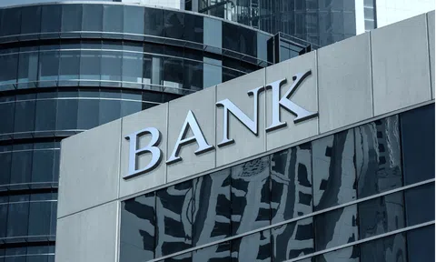 Chính phủ yêu cầu xử lý ngân hàng yếu kém