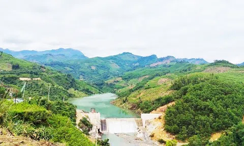 Vụ sạt lở thủy điện Kà Tinh (Quảng Ngãi): Lực lượng chức năng cố gắng tiếp cận hiện trường nhanh nhất có thể