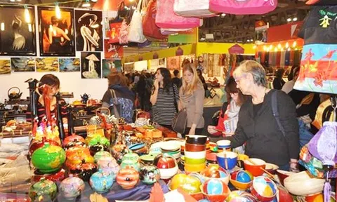 Hội chợ Từ thiện Quốc tế Thường niên đã trở lại