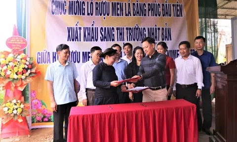 Lần đầu tiên Rượu men lá của Bắc Kạn xuất khẩu sang Nhật Bản