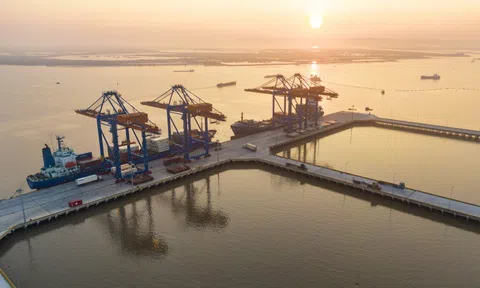 Phó Thủ tướng yêu cầu sớm điều chỉnh phí dịch vụ hạ tầng cảng biển tại Hải Phòng