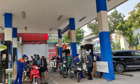 Giá xăng dầu tăng lần thứ 3 liên tiếp