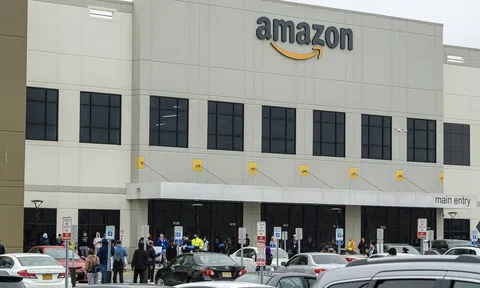 Cổ phiếu rớt giá liên tục, Amazon không còn nằm trong "Câu lạc bộ nghìn tỷ USD"