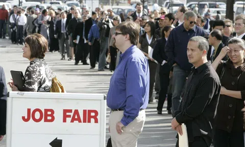 Tỷ lệ thất nghiệp tại Mỹ tăng 3,7% trong tháng 10