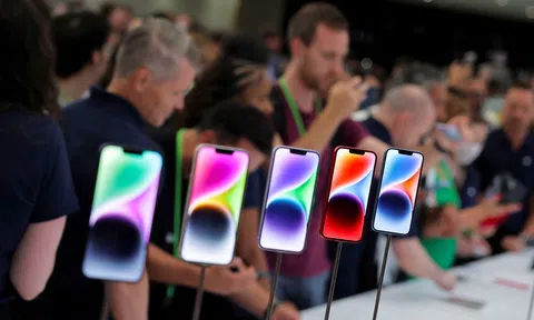 Apple và Amazon bị cáo buộc thông đồng nâng giá iPhone, iPad