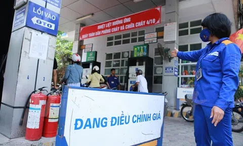 Giá xăng tăng hơn 1.000 đồng/lít