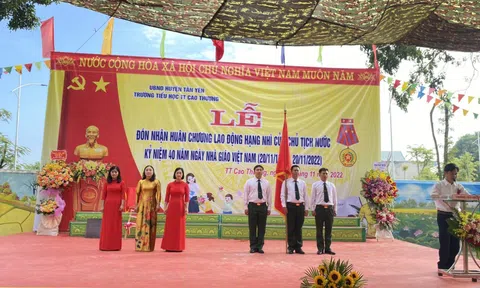 Bắc Giang: Trường tiểu học thị trấn Cao Thượng đón nhận Huân chương lao động hạng Nhì của Chủ tịch nước