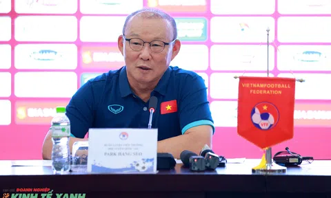 Họp báo trao đổi thông tin giữa Huấn luyện viên Park Hang Seo và phóng viên báo chí