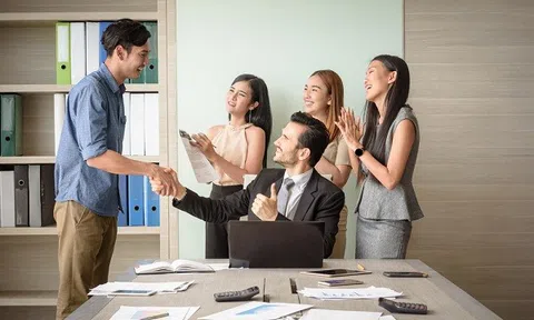 Khen thưởng – phải xuất phát từ những gì xứng đáng