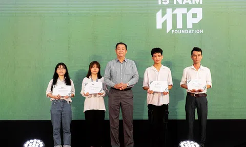 Qũy học bổng Huỳnh Tấn Phát: 15 năm đồng hành, tiếp sức cho sinh viên