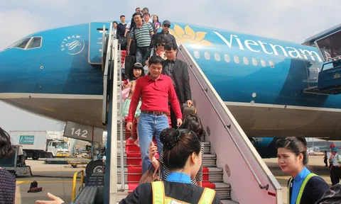 Thủ tục đối với hành khách nhập cảnh, hành khách khi xuống tàu bay