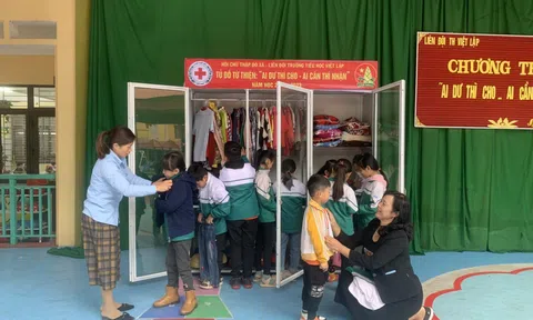Tân Yên, Bắc Giang: Tủ đồ dùng từ thiện mang hơi ấm cho những mùa đông buốt giá