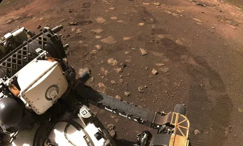 Lần đầu tiên thu âm được tiếng lốc cát trên sao Hỏa