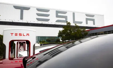 CEO Elon Musk cam kết sẽ không bán thêm cổ phiếu xe điện Tesla