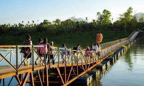 Sắc Xuân làng hoa giấy Thanh Tiên