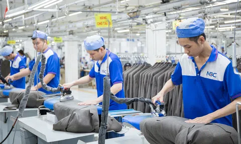 Kinh tế Việt Nam năm 2023 được dự báo tiếp tục tăng trưởng ấn tượng nhưng tiềm ẩn rủi ro từ bên ngoài