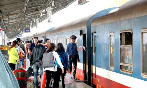 Giá vé tàu Thống nhất tăng cường sau Tết giảm đến 20%