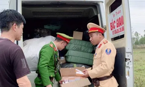 Cảnh sát giao thông Bắc Giang bắt giữ lô mỹ phẩm Hàn Quốc trị giá 29 triệu đồng