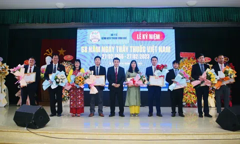 Bệnh viện Trung ương Huế tổ chức kỷ niệm 68 năm Ngày Thầy thuốc Việt Nam