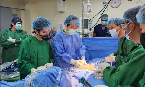 Bệnh viện Bình Dân tiếp tục chuyển giao kỹ thuật phẫu thuật robot cho bệnh viện tại Philippines