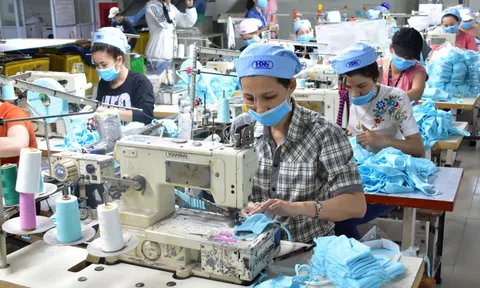 83% doanh nghiệp được khảo sát tại TP.HCM đang gặp khó khăn