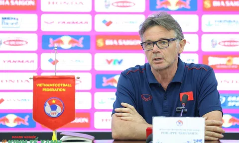 Huấn luyện viên Philippe Troussier gặp gỡ báo chí