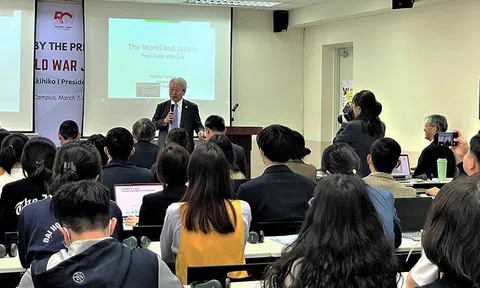 Chủ tịch Jica chia sẻ kiến thức, kinh nghiệm bổ ích với sinh viên Đại học Việt Nhật