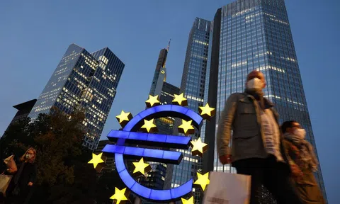 Ngân hàng Trung ương châu Âu tiếp tục tăng lãi suất lần thứ 6