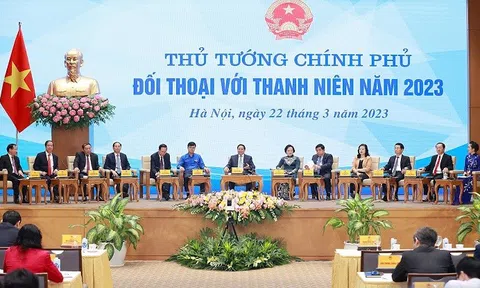Tiếp tục thực hiện Nghị quyết số 27-NQ/TW về cải cách tiền lương; nghiên cứu, hoàn thiện các chính sách nhà ở