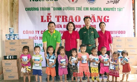 Nutifood và Hội Chữ thập đỏ Bình Phước tặng sữa bột dinh dưỡng