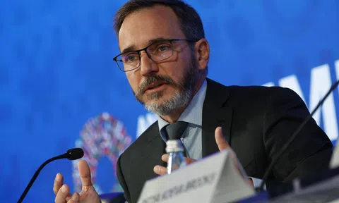 Các ngân hàng trong tình thế "bấp bênh" gia tăng rủi ro đối với tăng trưởng kinh tế toàn cầu