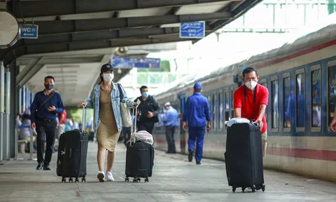 Nhu cầu tăng đột biến, đường sắt nhiều chặng trong tình trạng “cháy” vé