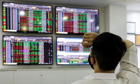 Thị trường chứng khoán ngày 19/4: Khối ngoại bán ròng hàng trăm tỷ đồng, VN-Index chìm trong sắc đỏ